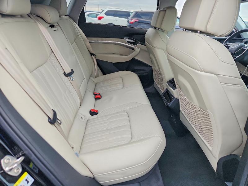 Photo 10 from auction – 2019 AUDI E-TRON PRE with VIN WA1VABGE2KB014435