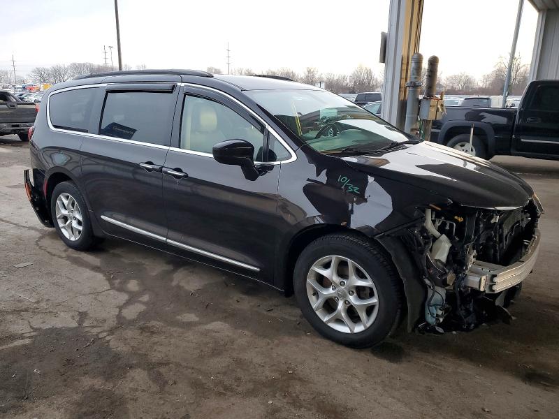 Photo 4 from auction – 2017 CHRYSLER PACIFICA T with VIN 2C4RC1BG7HR803744