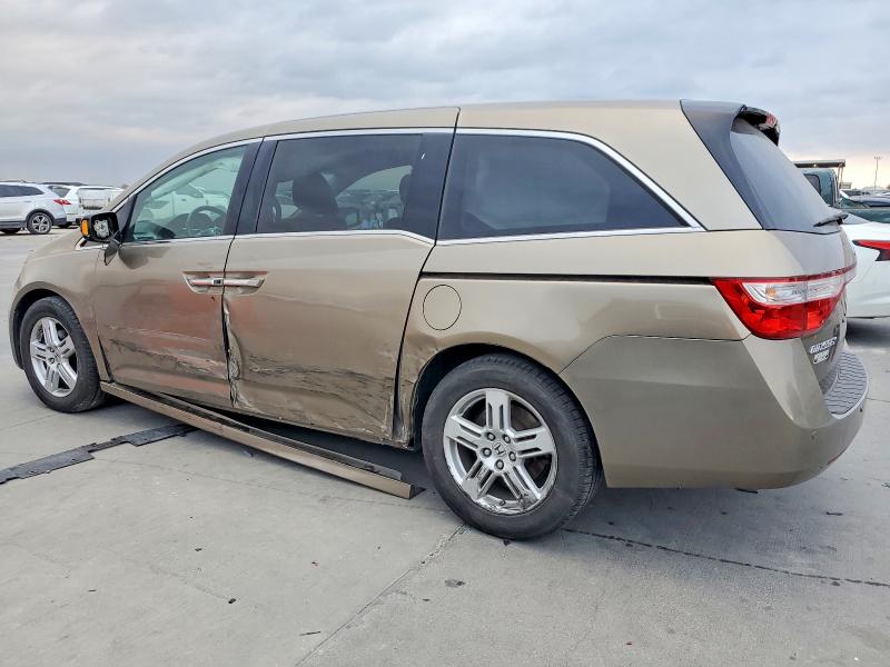 Photo 2 from auction – 2011 HONDA ODYSSEY TO with VIN 5FNRL5H97BB024931