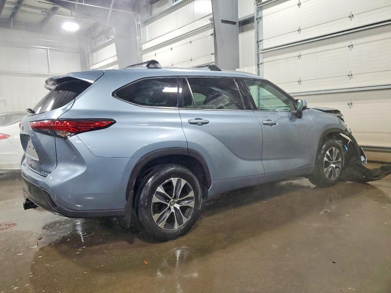 Photo 3 from auction – 2020 TOYOTA HIGHLANDER with VIN 5TDHZRBH0LS038376