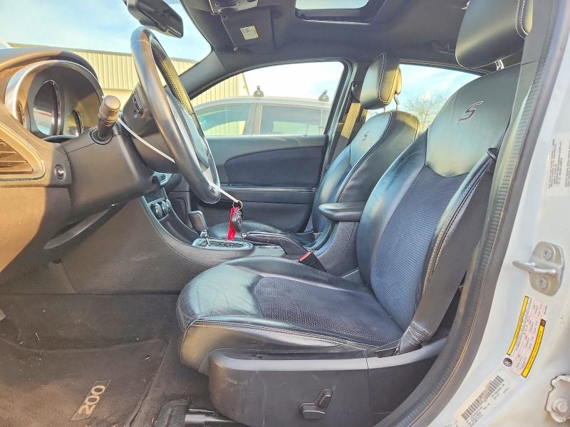 Photo 7 from auction – 2014 CHRYSLER 200 LIMITE with VIN 1C3CCBCG6EN191897