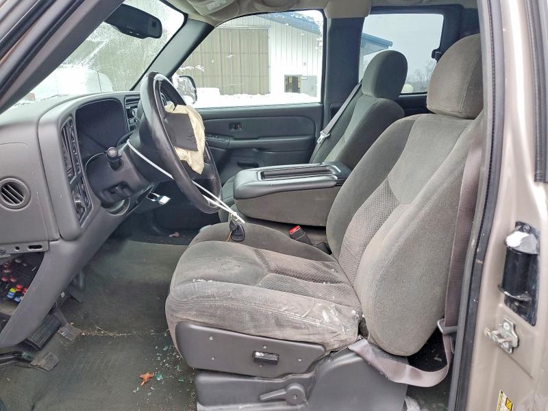 Photo 7 from auction – 2004 CHEVROLET SILVERADO with VIN 1GCEK19T74Z270993