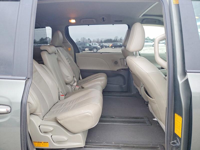 Photo 11 from auction – 2011 TOYOTA SIENNA XLE with VIN 5TDYK3DC4BS087257
