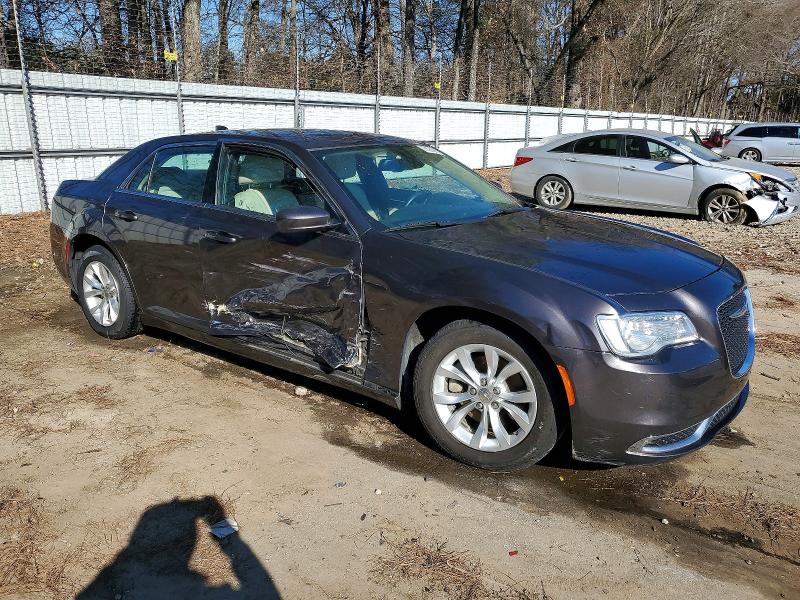 Photo 4 from auction – 2015 CHRYSLER 300 LIMITE with VIN 2C3CCAAG6FH792850