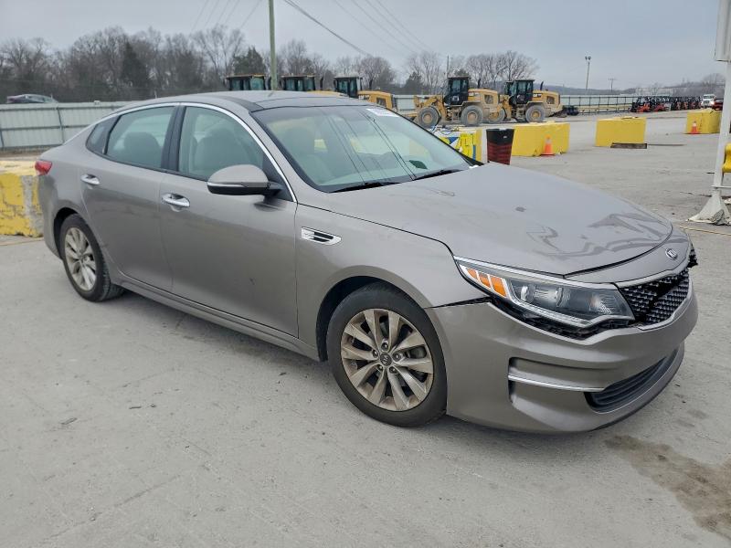 Photo 4 from auction – 2018 KIA OPTIMA EX with VIN 5XXGU4L35JG226373