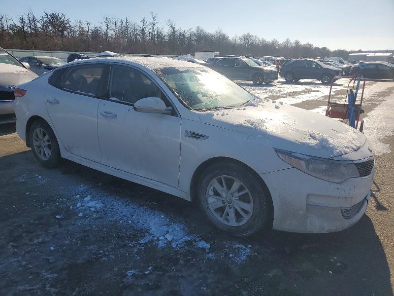 Photo 4 from auction – 2017 KIA OPTIMA LX with VIN 5XXGT4L37HG171843