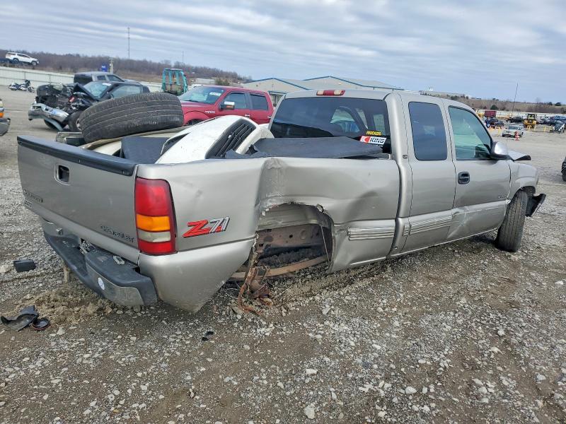 Photo 3 from auction – 2000 CHEVROLET SILVERADO with VIN 1GCEK19T3YE261432