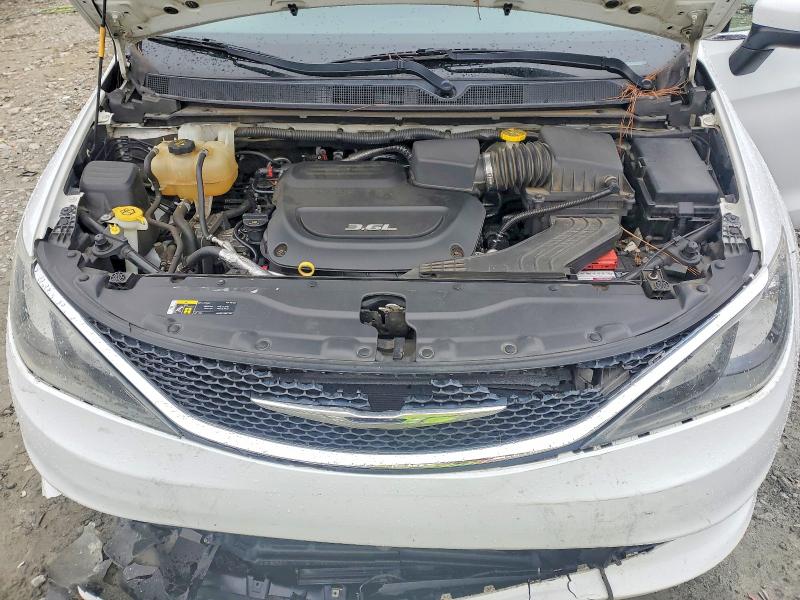 Photo 12 from auction – 2018 CHRYSLER PACIFICA L with VIN 2C4RC1CG9JR130492