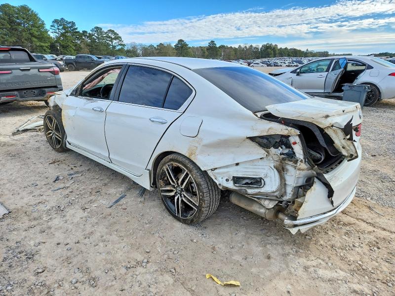 Photo 2 from auction – 2017 HONDA ACCORD with VIN 1HGCR2F5XHA072218