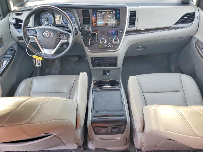 Photo 8 from auction – 2016 TOYOTA SIENNA XLE with VIN 5TDDK3DC6GS137310