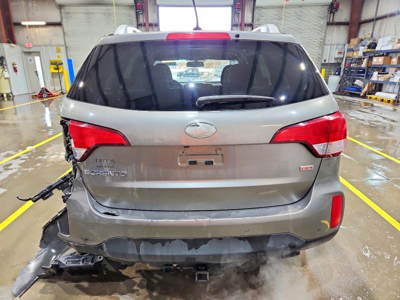 Photo 6 from auction – 2014 KIA SORENTO LX with VIN 5XYKTCA68EG531419