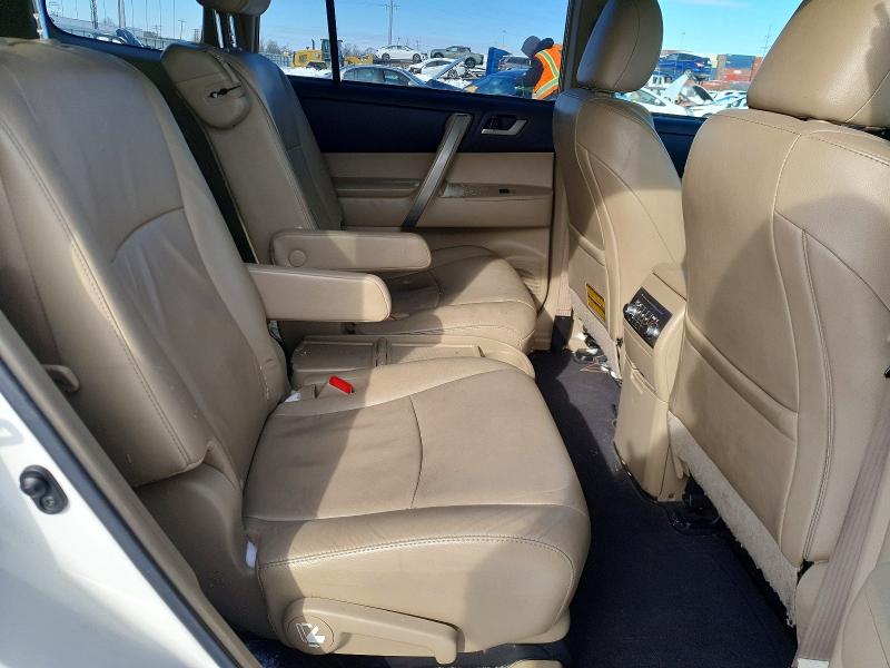 Photo 11 from auction – 2011 TOYOTA HIGHLANDER with VIN 5TDBK3EH8BS081509