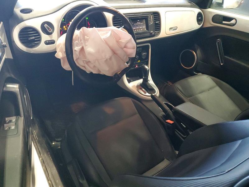 Photo 8 from auction – 2018 VOLKSWAGEN BEETLE with VIN 3VW5DAAT8JM512562