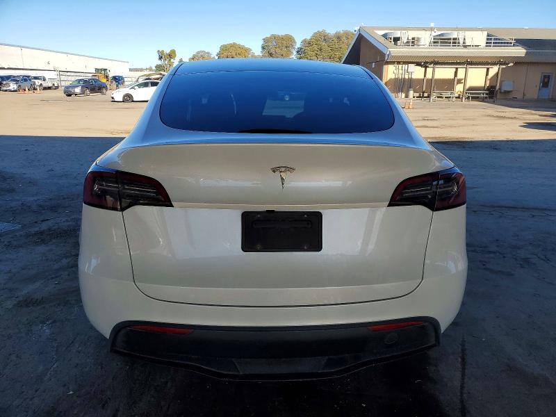 Photo 6 from auction – 2025 TESLA MODEL Y with VIN 7SAYGDED6SA359293