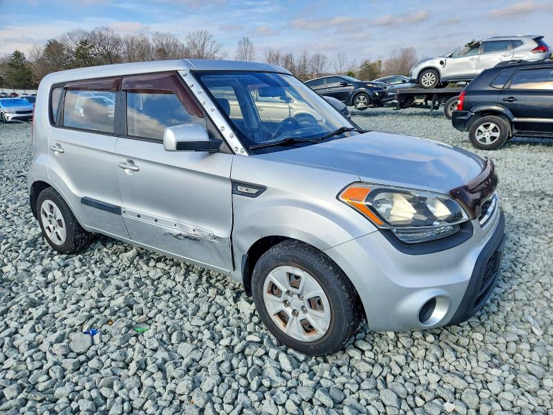 Photo 4 from auction – 2013 KIA SOUL with VIN KNDJT2A50D7771640