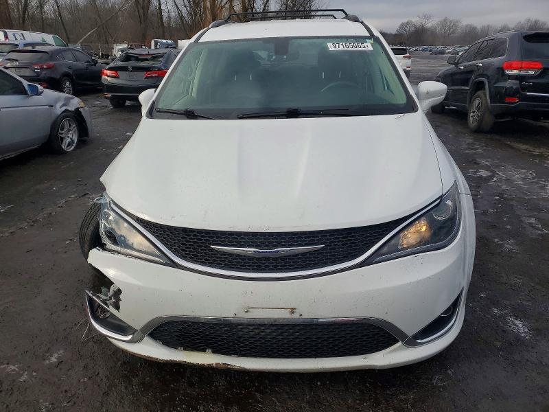 Photo 5 from auction – 2019 CHRYSLER PACIFICA T with VIN 2C4RC1BG1KR625496