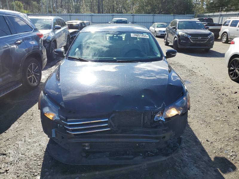 Photo 5 from auction – 2013 VOLKSWAGEN PASSAT SE with VIN 1VWBP7A30DC044331