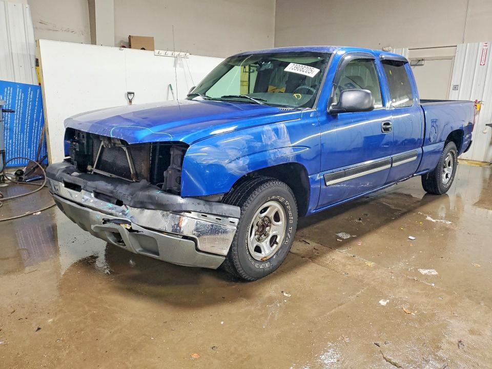 CHEVROLET SILVERADO 2004 with VIN 2GCEC19V441125773 - Photo from auction