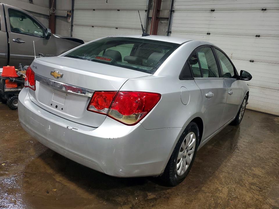 Photo 3 from auction – 2011 CHEVROLET CRUZE LS with VIN 1G1PC5SH8B7230720