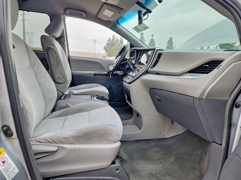 Photo 7 from auction – 2015 TOYOTA SIENNA with VIN 5TDKK3DC4FS600583