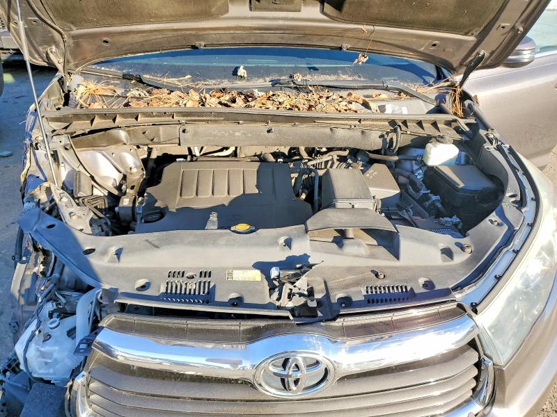 Photo 12 from auction – 2014 TOYOTA HIGHLANDER with VIN 5TDDKRFH5ES032105