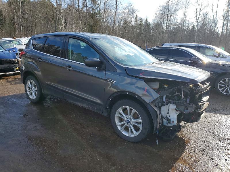 Photo 4 from auction – 2019 FORD ESCAPE SE with VIN 1FMCU9GD3KUB69077