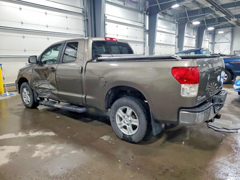 Photo 2 from auction – 2011 TOYOTA TUNDRA with VIN 5TFUW5F19BX190033