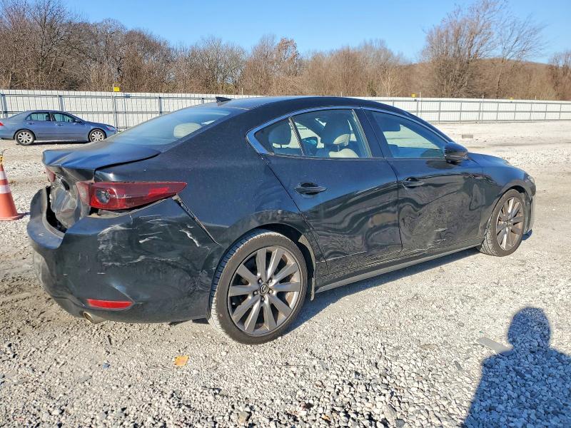Photo 3 from auction – 2019 MAZDA 3 PREFERRE with VIN JM1BPBDM7K1116709