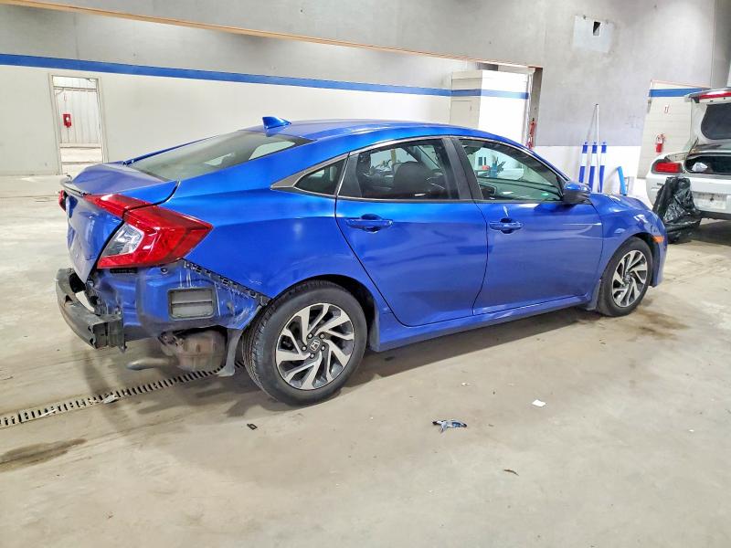 Photo 3 from auction – 2018 HONDA CIVIC EX with VIN 2HGFC2F75JH608421