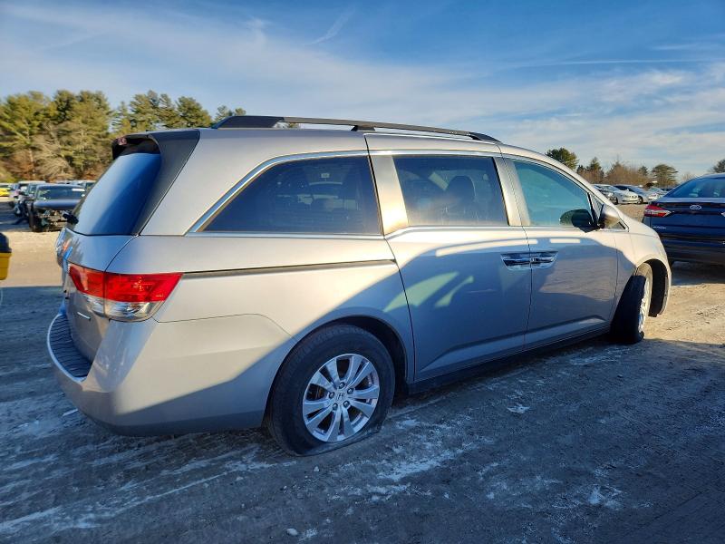 Photo 3 from auction – 2016 HONDA ODYSSEY with VIN 5FNRL5H33GB123460