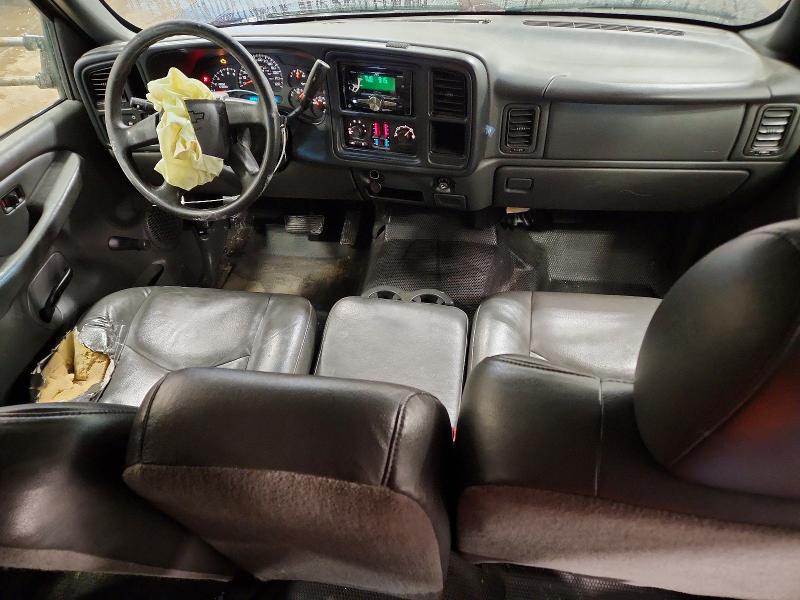 Photo 8 from auction – 2005 CHEVROLET SILVERADO with VIN 1GCEC19V85E315950