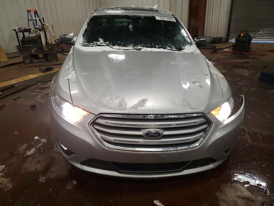 Photo 5 from auction – 2013 FORD TAURUS LIM with VIN 1FAHP2F87DG235182