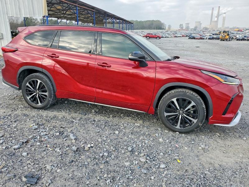 Photo 4 from auction – 2021 TOYOTA HIGHLANDER with VIN 5TDJZRBH0MS062146