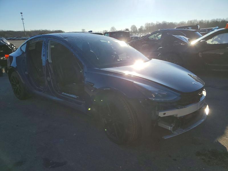 Foto 4 de la subasta – 2021 TESLA MODEL 3 con VIN 5YJ3E1EB1MF988380