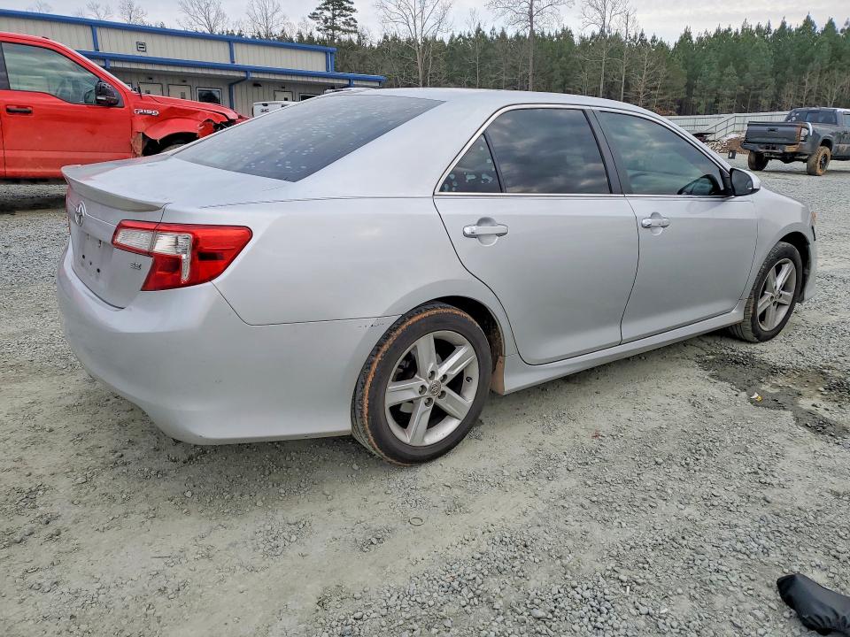 Photo 3 from auction – 2014 TOYOTA CAMRY L with VIN 4T1BF1FK3EU412043