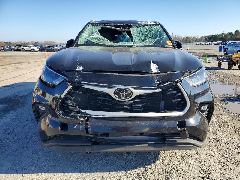 Photo 5 from auction – 2022 TOYOTA HIGHLANDER with VIN 5TDGZRAH1NS124599