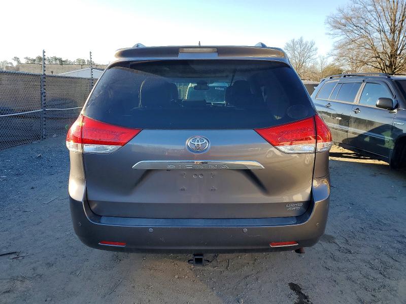 Photo 6 from auction – 2011 TOYOTA SIENNA XLE with VIN 5TDDK3DC2BS018226