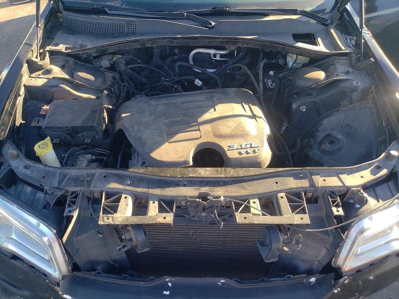 Photo 11 from auction – 2015 CHRYSLER 300 LIMITE with VIN 2C3CCAAG4FH853547