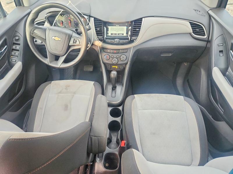 Фото 8 с аукциона – 2017 CHEVROLET TRAX с VIN 3GNCJKSB2HL287299