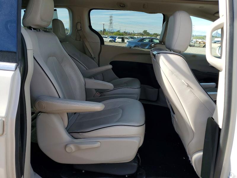 Photo 11 from auction – 2017 CHRYSLER PACIFICA E with VIN 2C4RC1N79HR797604