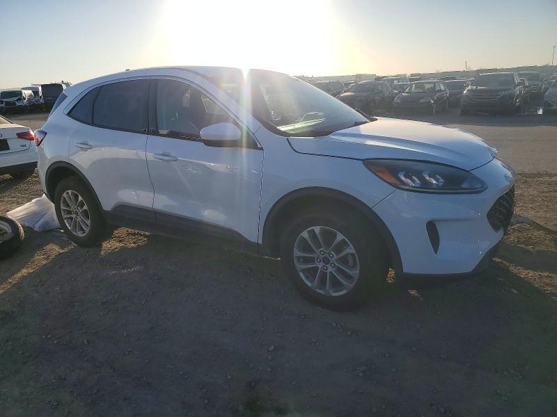 Photo 4 from auction – 2020 FORD ESCAPE SE with VIN 1FMCU9G67LUA10839