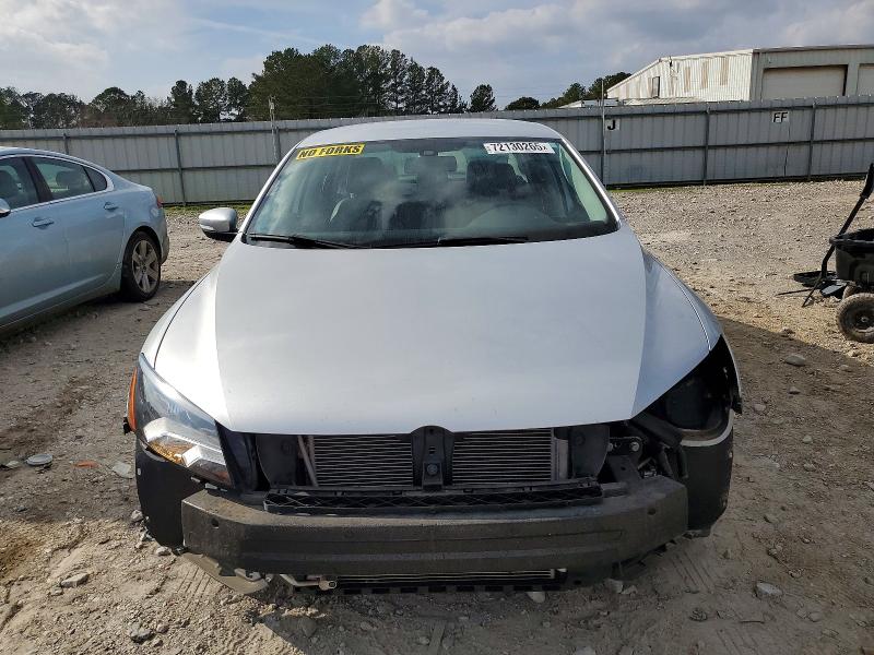 Photo 5 from auction – 2015 VOLKSWAGEN PASSAT with VIN 1VWAT7A35FC037224