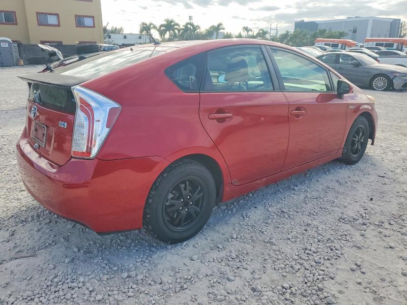 Photo 3 from auction – 2013 TOYOTA PRIUS with VIN JTDKN3DU6D1647706
