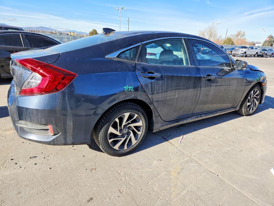 Photo 3 from auction – 2017 HONDA CIVIC with VIN 19XFC2F70HE082154