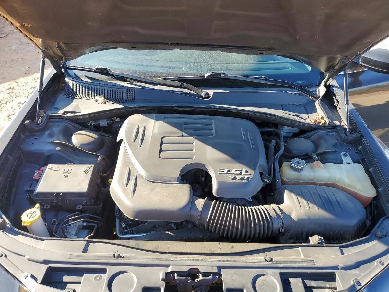 Photo 11 from auction – 2015 CHRYSLER 300 LIMITE with VIN 2C3CCAAGXFH772603