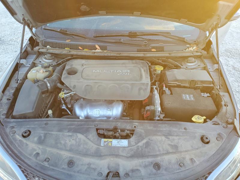 Photo 11 from auction – 2015 CHRYSLER 200 C with VIN 1C3CCCCB3FN620599