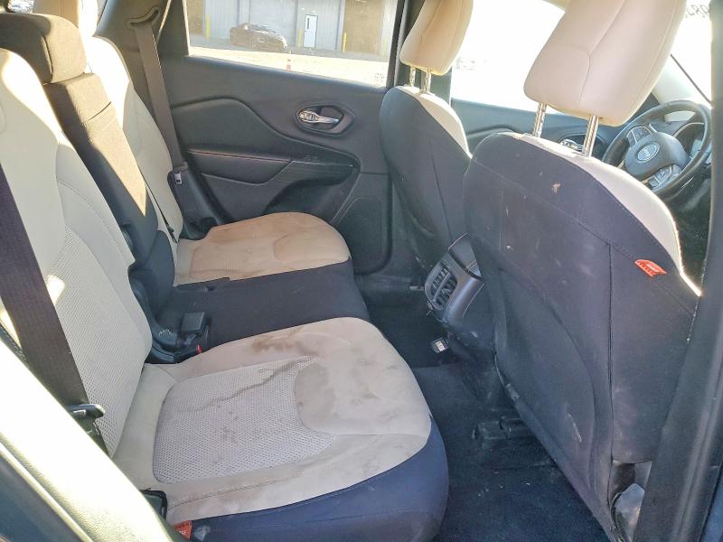 Photo 11 from auction – 2016 JEEP CHEROKEE L with VIN 1C4PJLCBXGW295271