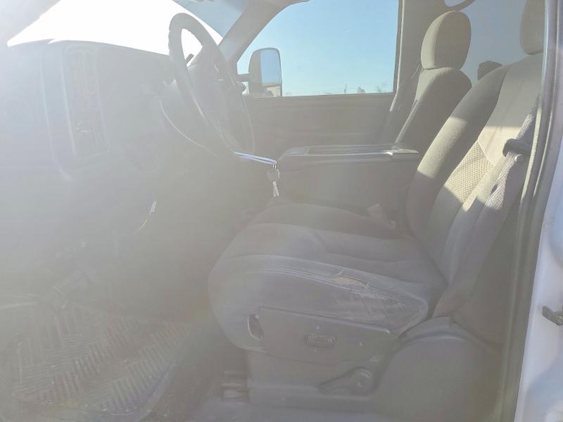 Photo 7 from auction – 2006 CHEVROLET SILVERADO with VIN 1GCHK33D56F227767