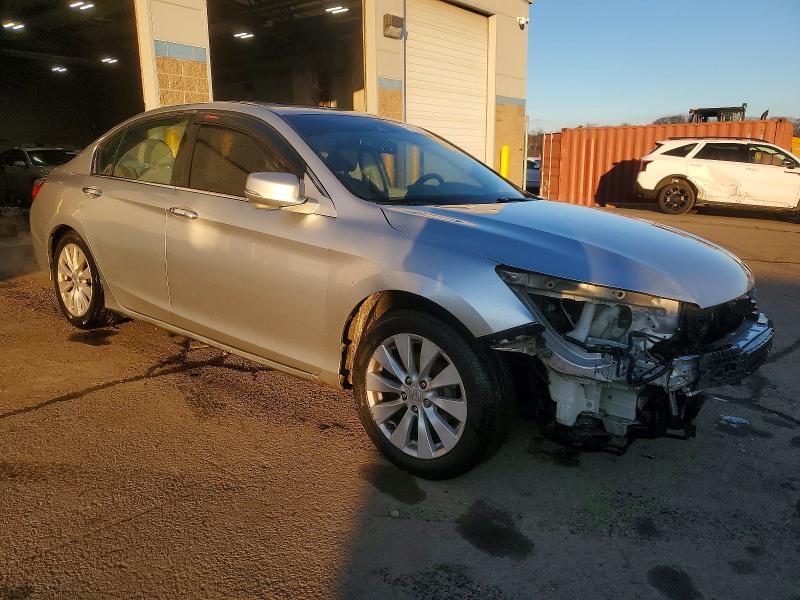Photo 4 from auction – 2015 HONDA ACCORD EXL with VIN 1HGCR2F88FA058938
