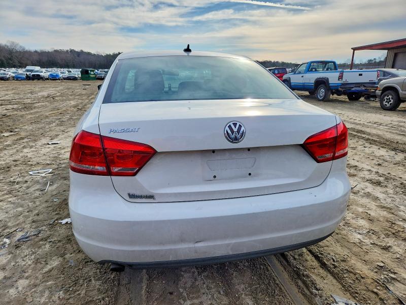 Photo 6 from auction – 2014 VOLKSWAGEN PASSAT S with VIN 1VWAP7A35EC002749